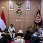 Wamenhan Bahas Percepatan Proyek Strategis Ekonomi Pertahanan Bersama Tim Danantara